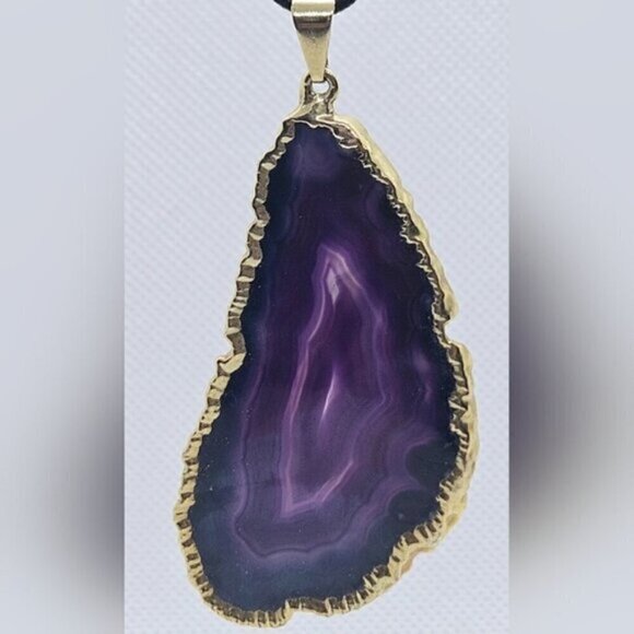 Druzy Purple Crystal Seal with Gold Necklace Seal with Gold Necklace - Picture 6 of 6